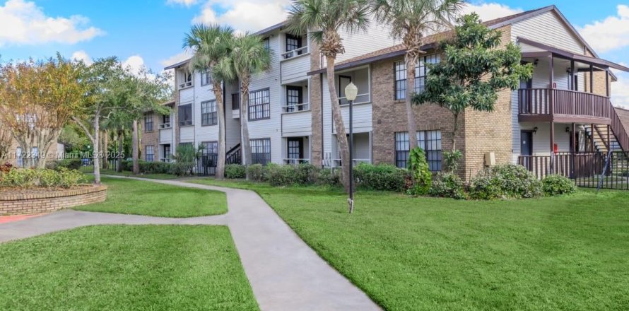 Condo in Orlando, Florida, 2 bedrooms № 1763504