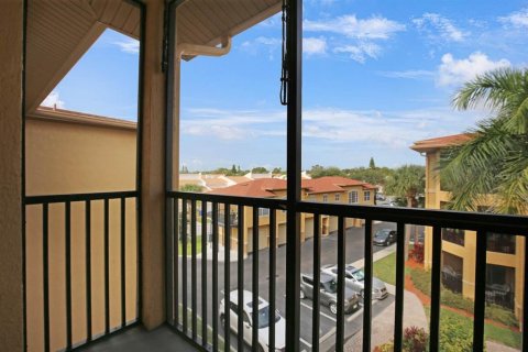 Condominio en alquiler en Tampa, Florida, 1 dormitorio, 82.68 m2 № 2112040 - foto 19