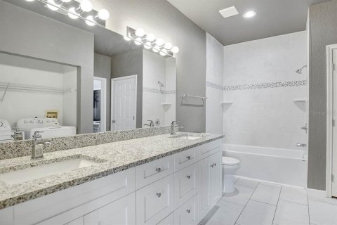 Condominio en alquiler en Tampa, Florida, 1 dormitorio, 82.68 m2 № 2112040 - foto 16