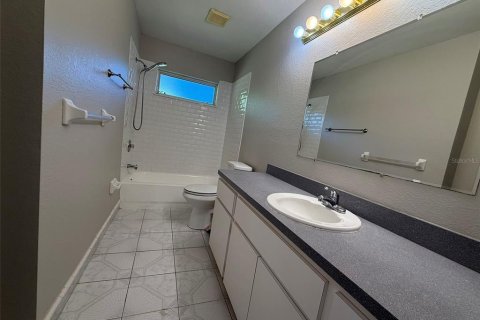 House in Port Charlotte, Florida 3 bedrooms, 97.55 sq.m. № 2394374 - photo 11
