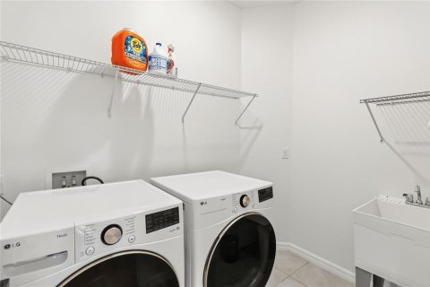 Casa en venta en Orlando, Florida, 4 dormitorios, 207.73 m2 № 2386764 - foto 24