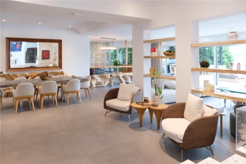 House in Miami Beach, Florida 6 bedrooms, 509.01 sq.m. № 2076745 - photo 7