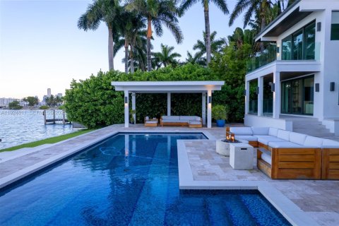 House in Miami Beach, Florida 6 bedrooms, 509.01 sq.m. № 2076745 - photo 2