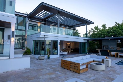 House in Miami Beach, Florida 6 bedrooms, 509.01 sq.m. № 2076745 - photo 3