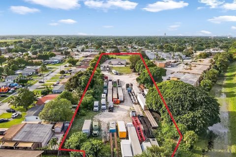 Terreno en venta en Miramar, Florida № 1863061 - foto 4
