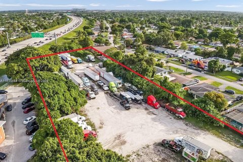 Terreno en venta en Miramar, Florida № 1863061 - foto 2