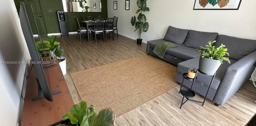 Condo à Sunny Isles Beach, Floride, 2 chambres № 1880080