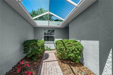 Villa ou maison à vendre à Land O' Lakes, Floride: 2 chambres, 123.75 m2 № 1746491 - photo 2