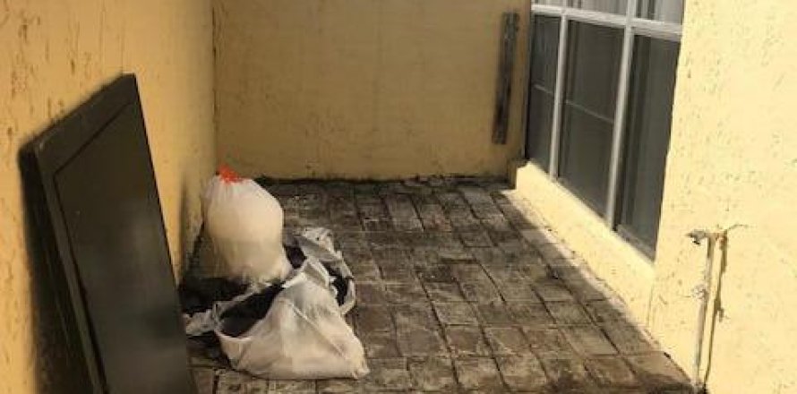 Condo in North Lauderdale, Florida, 2 bedrooms № 1005549