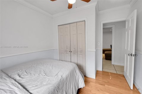 House in Miami, Florida 4 bedrooms, 134.24 sq.m. № 2020971 - photo 19