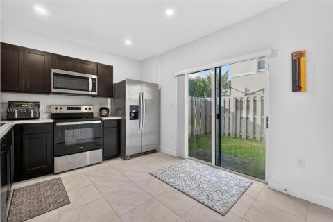 Touwnhouse à vendre à Florida City, Floride: 2 chambres, 112.23 m2 № 2045150 - photo 11