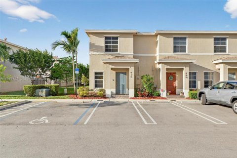 Touwnhouse à vendre à Florida City, Floride: 2 chambres, 112.23 m2 № 2045150 - photo 2