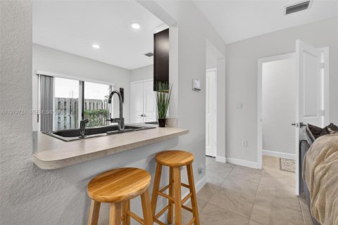 Touwnhouse à vendre à Florida City, Floride: 2 chambres, 112.23 m2 № 2045150 - photo 9