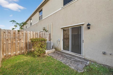 Touwnhouse à vendre à Florida City, Floride: 2 chambres, 112.23 m2 № 2045150 - photo 12