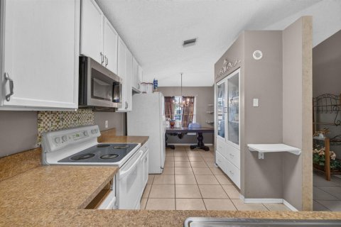 Casa en venta en Port St. Lucie, Florida, 3 dormitorios, 147.16 m2 № 2378715 - foto 10
