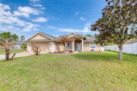 House in Palm Coast, Florida 3 bedrooms, 169.36 sq.m. № 2105605 - photo 2