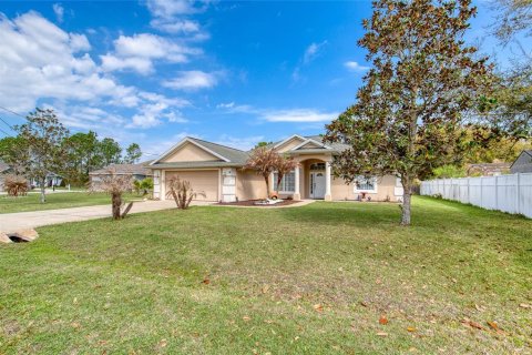 House in Palm Coast, Florida 3 bedrooms, 169.36 sq.m. № 2105605 - photo 5