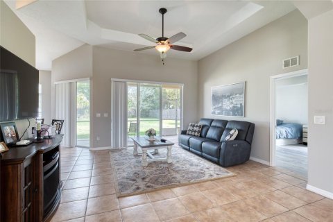 House in Palm Coast, Florida 3 bedrooms, 169.36 sq.m. № 2105605 - photo 12