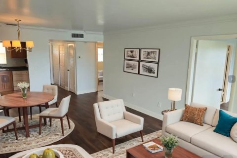 Condo in Sunrise, Florida, 2 bedrooms  № 2086318 - photo 2