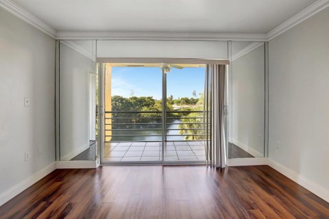 Condo in Sunrise, Florida, 2 bedrooms  № 2086318 - photo 16
