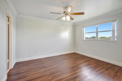 Condo in Sunrise, Florida, 2 bedrooms  № 2086318 - photo 17