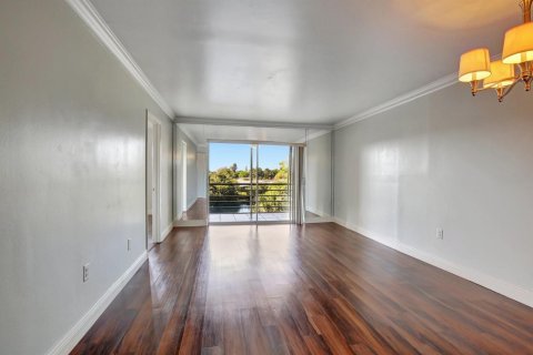 Condo in Sunrise, Florida, 2 bedrooms  № 2086318 - photo 11