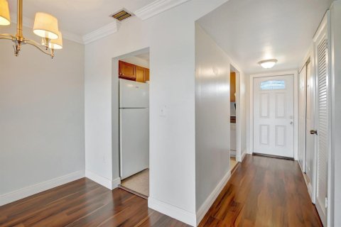 Condo in Sunrise, Florida, 2 bedrooms  № 2086318 - photo 4