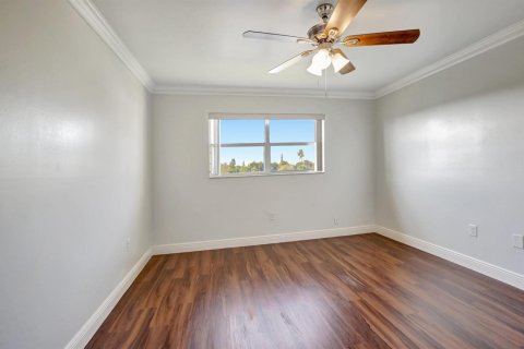 Condo in Sunrise, Florida, 2 bedrooms  № 2086318 - photo 18