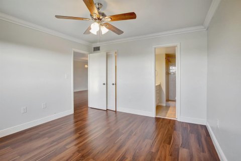 Condo in Sunrise, Florida, 2 bedrooms  № 2086318 - photo 19