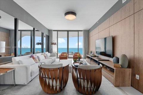 Condo in Sunny Isles Beach, Florida, 3 bedrooms  № 2080685
