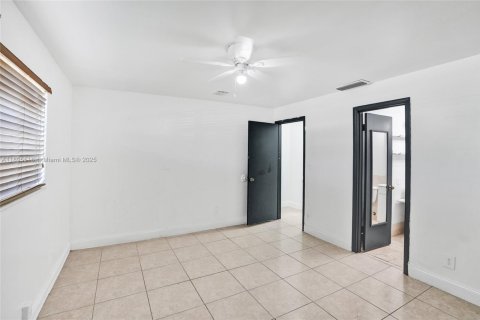 Villa ou maison à vendre à Miami, Floride: 3 chambres, 167.22 m2 № 1950221 - photo 8
