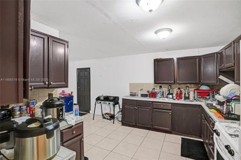 Villa ou maison à vendre à Miami, Floride: 3 chambres, 167.22 m2 № 1950221 - photo 28