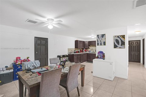 Villa ou maison à vendre à Miami, Floride: 3 chambres, 167.22 m2 № 1950221 - photo 30