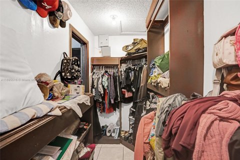 Villa ou maison à vendre à Miami, Floride: 3 chambres, 167.22 m2 № 1950221 - photo 24