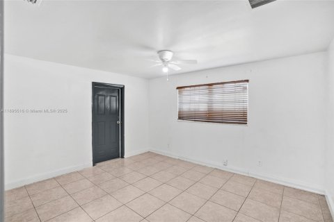 Villa ou maison à vendre à Miami, Floride: 3 chambres, 167.22 m2 № 1950221 - photo 10