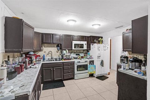 Villa ou maison à vendre à Miami, Floride: 3 chambres, 167.22 m2 № 1950221 - photo 27