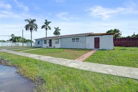 Villa ou maison à vendre à Miami, Floride: 3 chambres, 167.22 m2 № 1950221 - photo 1