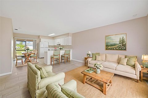 Commercial property in Cape Coral, Florida 4 bedrooms, 163.32 sq.m. № 1917748 - photo 14