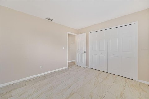 Commercial property in Cape Coral, Florida 4 bedrooms, 163.32 sq.m. № 1917748 - photo 12