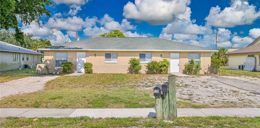 Propiedad comercial en Cape Coral, Florida 4 dormitorios, 163.32 m2 № 1917748