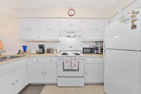Commercial property in Cape Coral, Florida 4 bedrooms, 163.32 sq.m. № 1917748 - photo 24