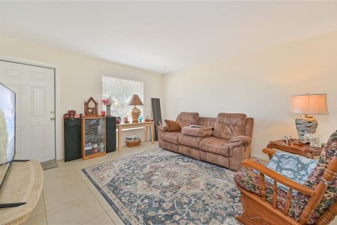 Commercial property in Cape Coral, Florida 4 bedrooms, 163.32 sq.m. № 1917748 - photo 21