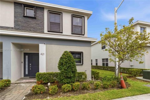 Touwnhouse à vendre à Florida City, Floride: 3 chambres, 133.13 m2 № 2044606 - photo 1