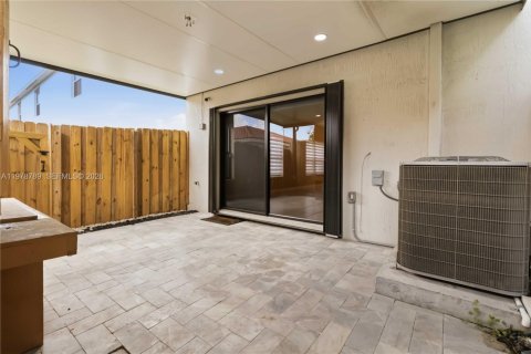 Touwnhouse à vendre à Florida City, Floride: 3 chambres, 133.13 m2 № 2044606 - photo 23