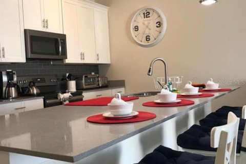 Townhouse in STOREY LAKE in Kissimmee, Florida 4 bedrooms, 177.81 sq.m. № 1583843 - photo 6