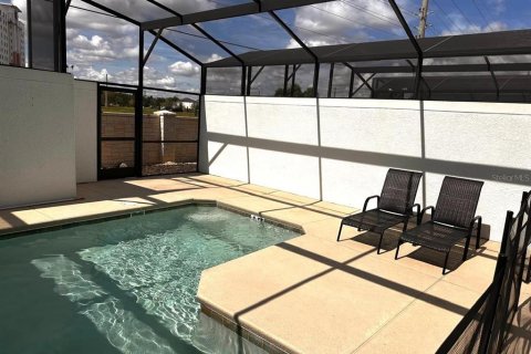Townhouse in STOREY LAKE in Kissimmee, Florida 4 bedrooms, 177.81 sq.m. № 1583843 - photo 21