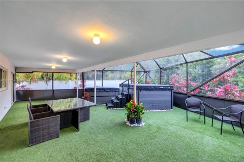 Villa ou maison à vendre à Hollywood, Floride: 6 chambres, 318.1 m2 № 1897884 - photo 26