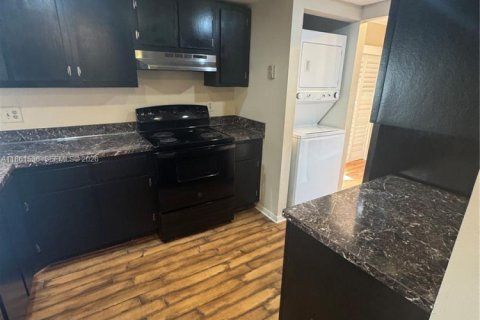 Condominio en alquiler en Lauderhill, Florida, 2 dormitorios, 103.12 m2 № 2055109 - foto 3