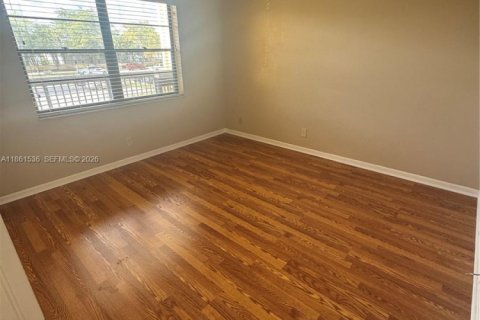 Condominio en alquiler en Lauderhill, Florida, 2 dormitorios, 103.12 m2 № 2055109 - foto 10