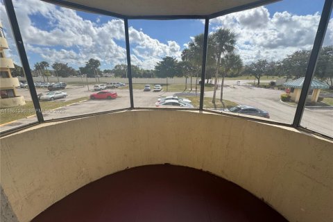 Condominio en alquiler en Lauderhill, Florida, 2 dormitorios, 103.12 m2 № 2055109 - foto 24